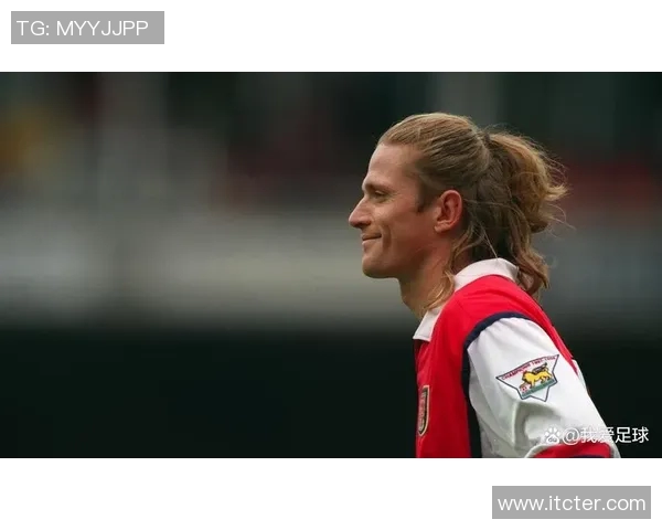 探寻足球明星的璀璨星光与传奇人生背后的名字与故事